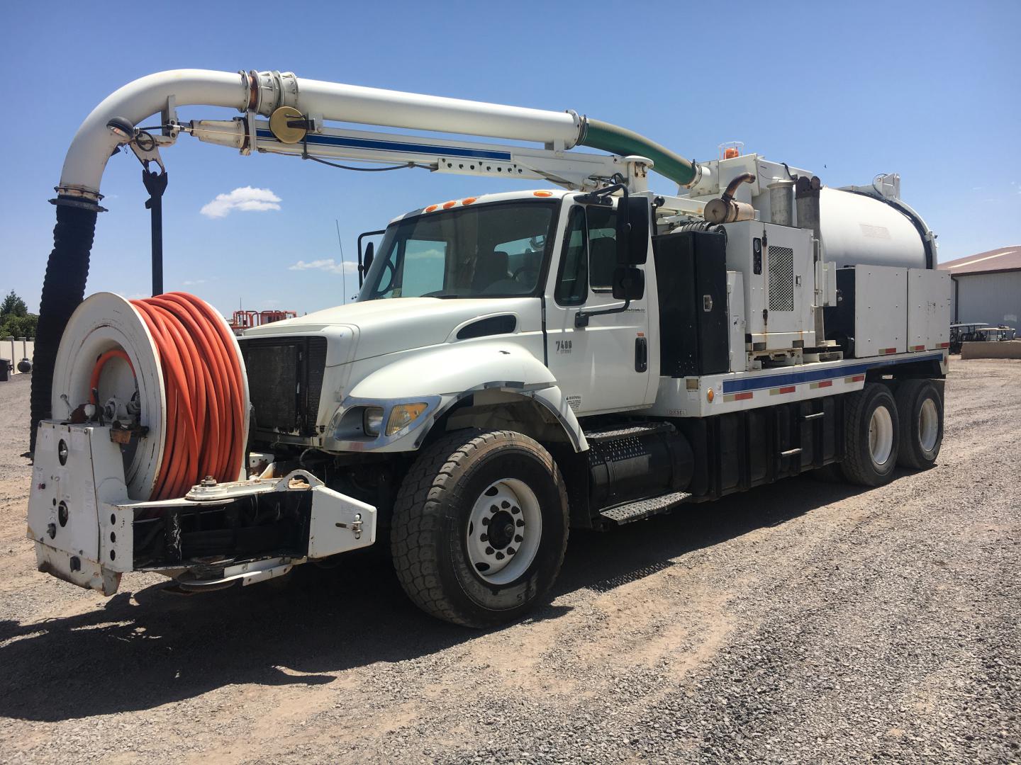 CAMION VAC CON  V311LHA